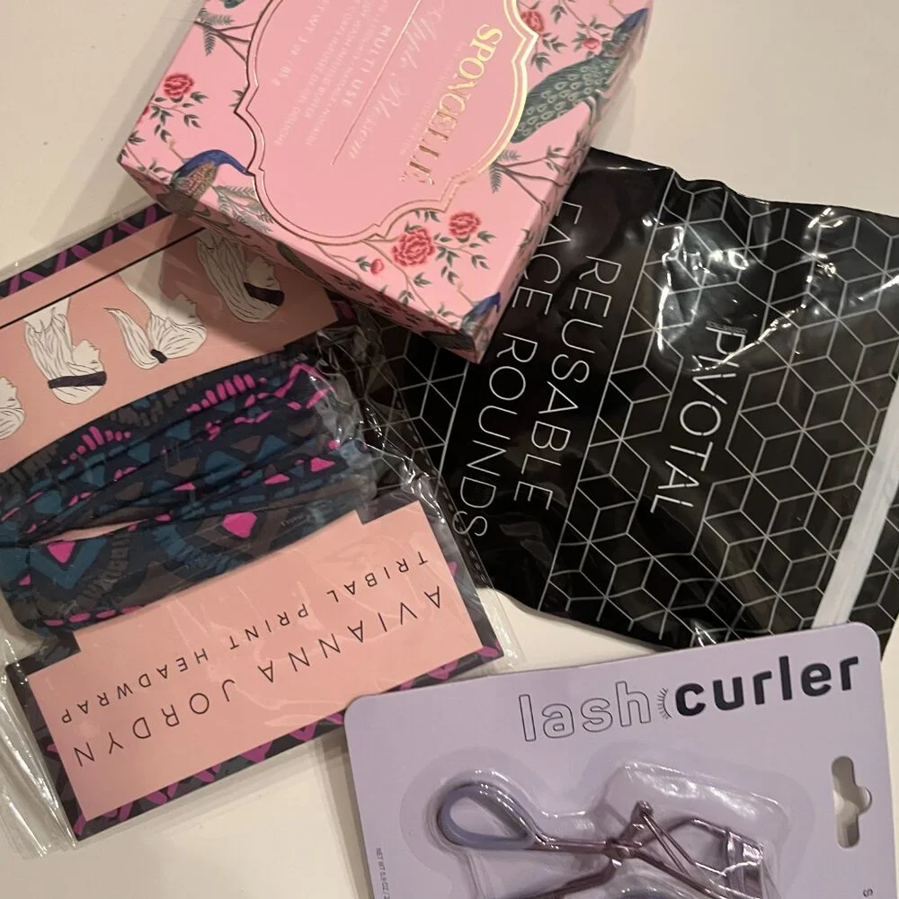 Self Care Beauty Lot (Body Buffer, Face Rounds, Headwrap and Eyelast Curler (wx)